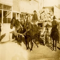 Доставка на шампанско Moet & Chandon, ок. 1913-1915. Град Тонопа, Невада израства около мястото, на което Джим Бътлър откри сребърна руда